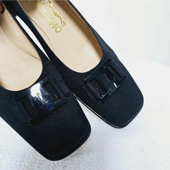 Salvatore Ferragamo 7.5 A black logo buckle granny heels​ - Picture 5 of 13